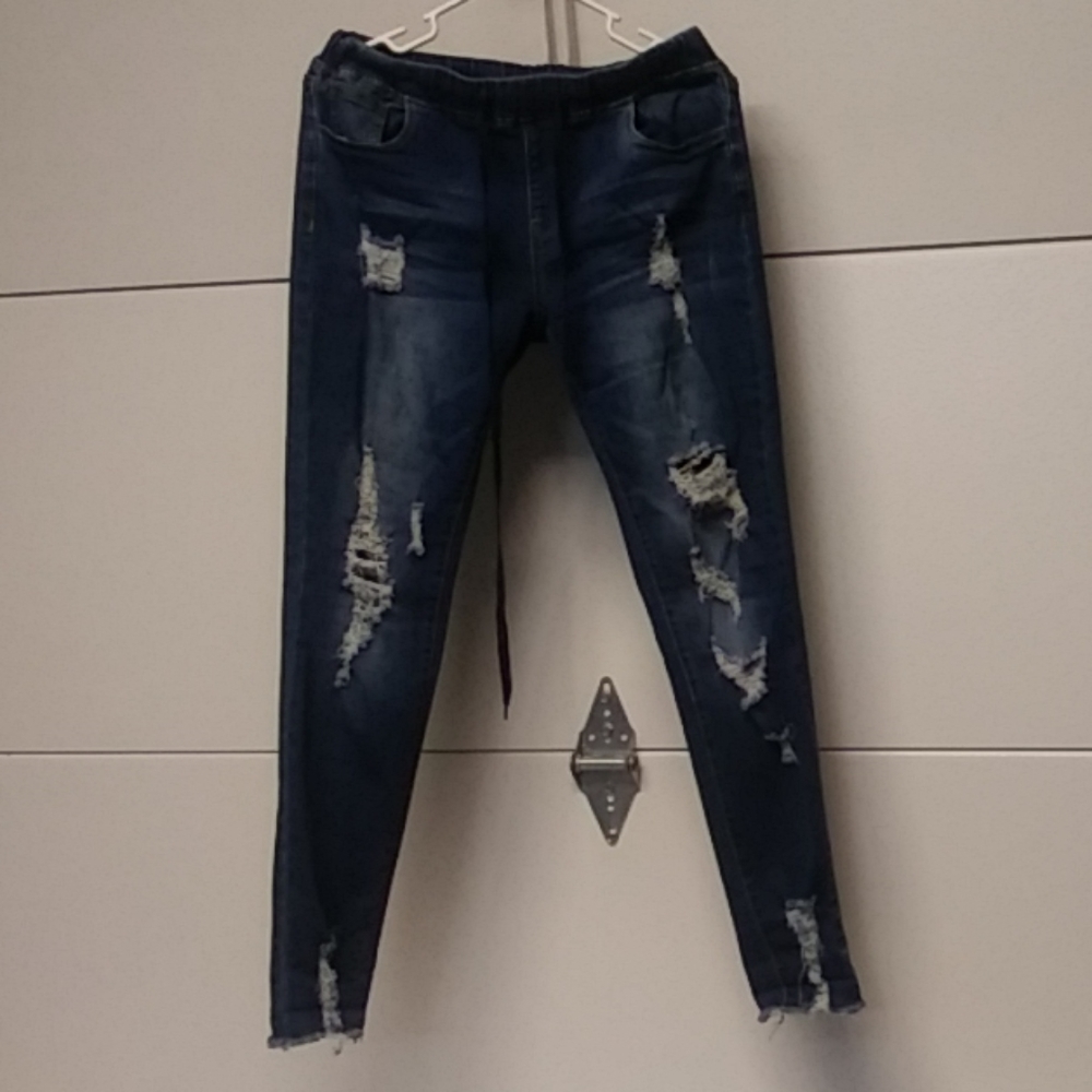 Skinny distressed stretchy jeans